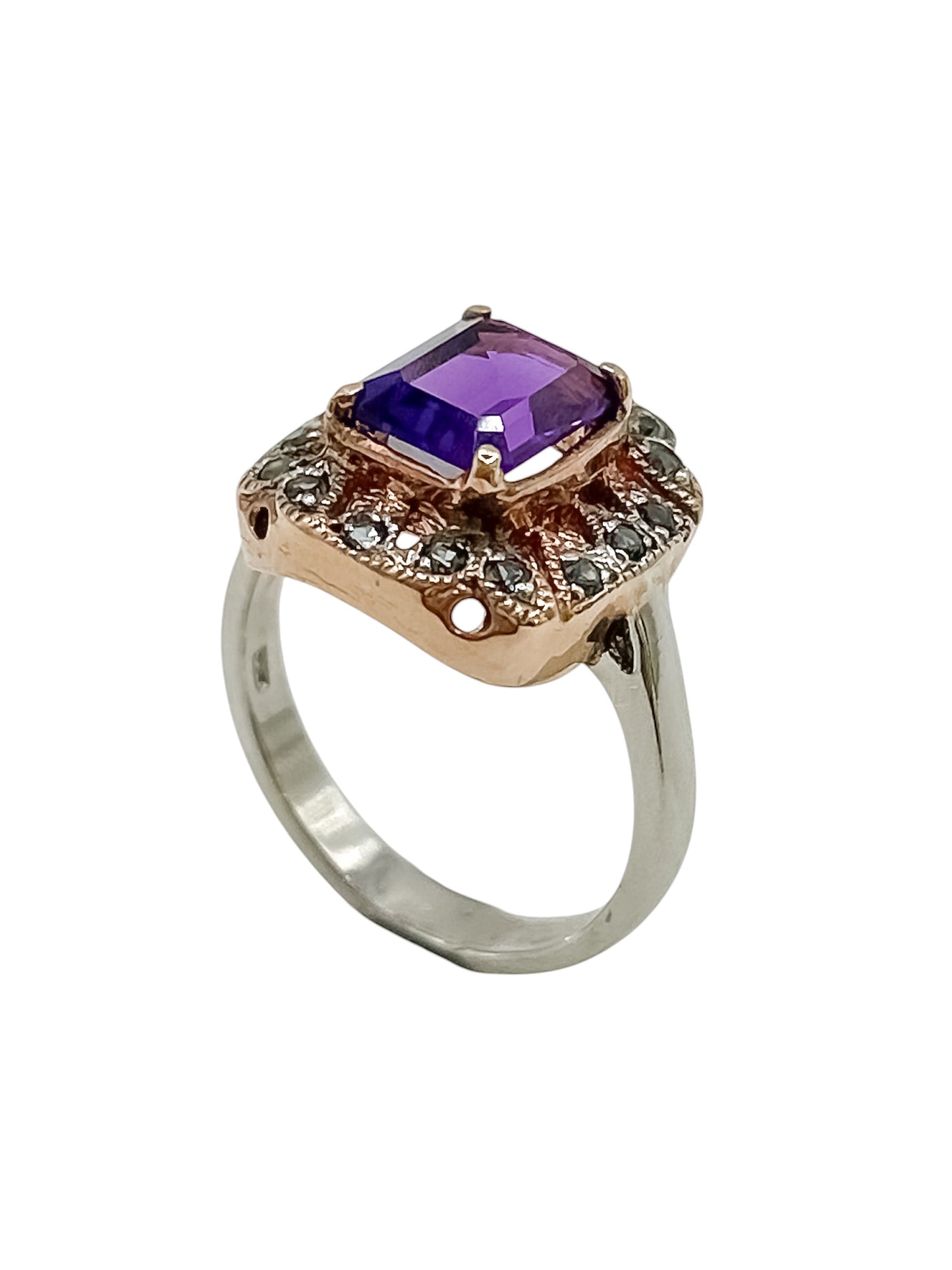Silver Ring With Amethyst