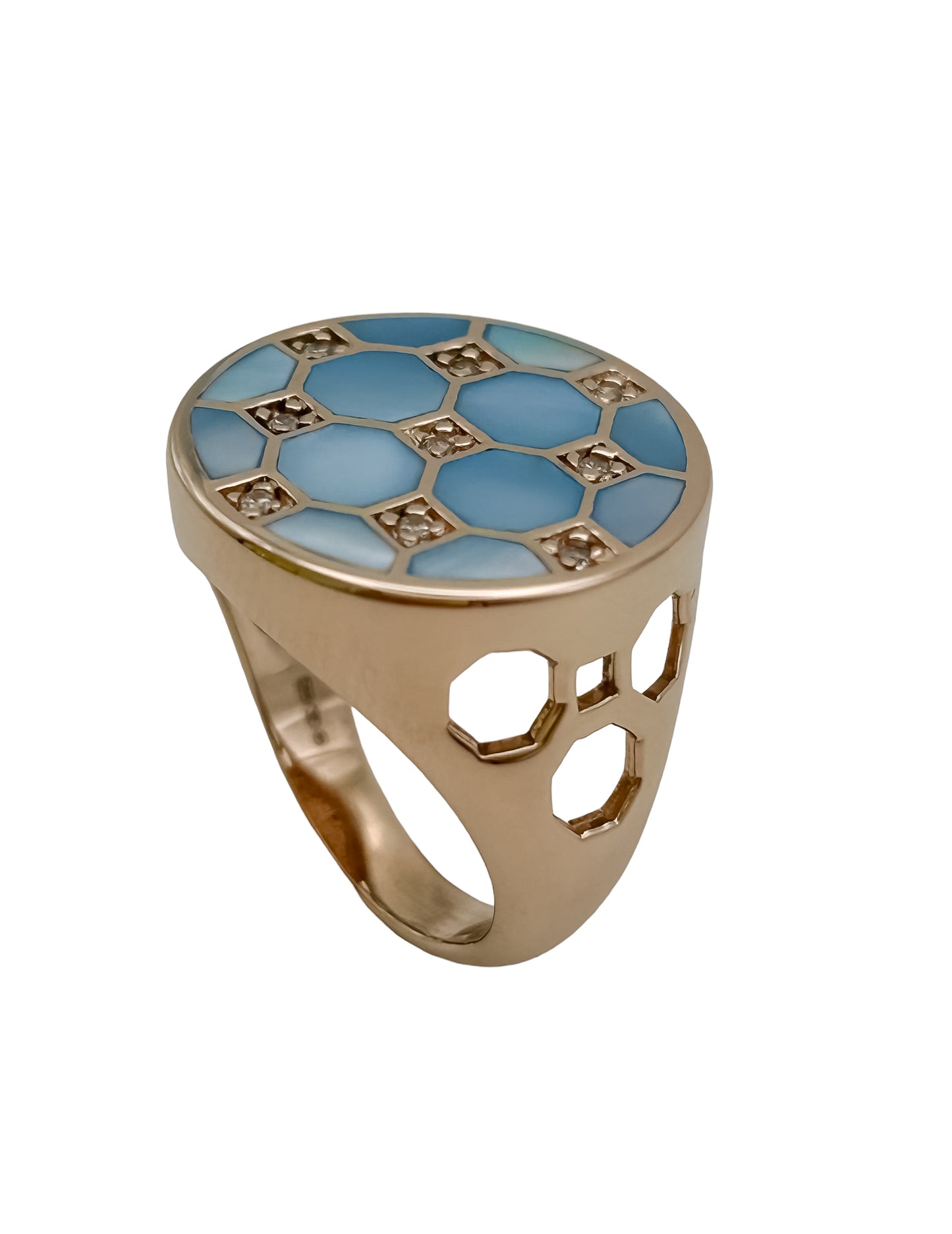 Rose gold ring with blue shell